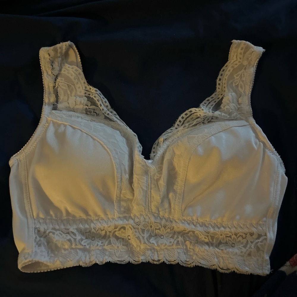 Rhonda Shear White Lace Pullover Bra